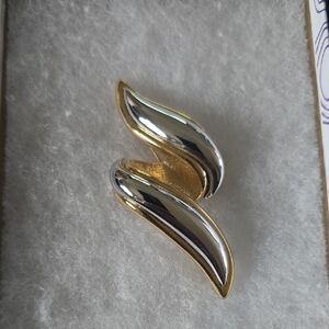 Stylish Gold Tone and Silver Tone Women's Brooch